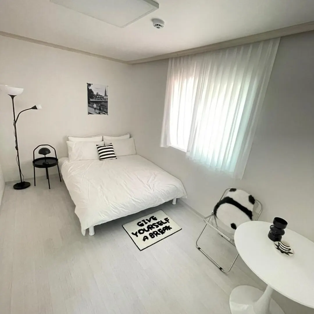 Sindaebang Station Guro Digital Complex Station 8 Minutes On Foot Hongdae Gangnam 20 Minutes Seongsu 35 Minutes Family Friendship Trip Queen 4 Szöul