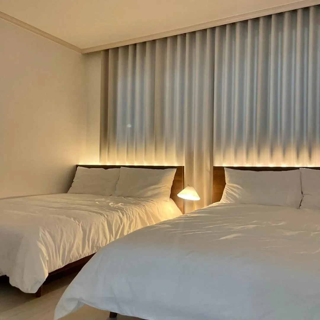 Sindaebang Station Guro Digital Complex Station 8 Minutes On Foot Hongdae Gangnam 20 Minutes Seongsu 35 Minutes Family Friendship Trip Queen 4 Szöul